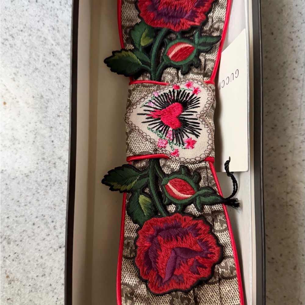 Gucci Silk Embroidered Appliqué headband